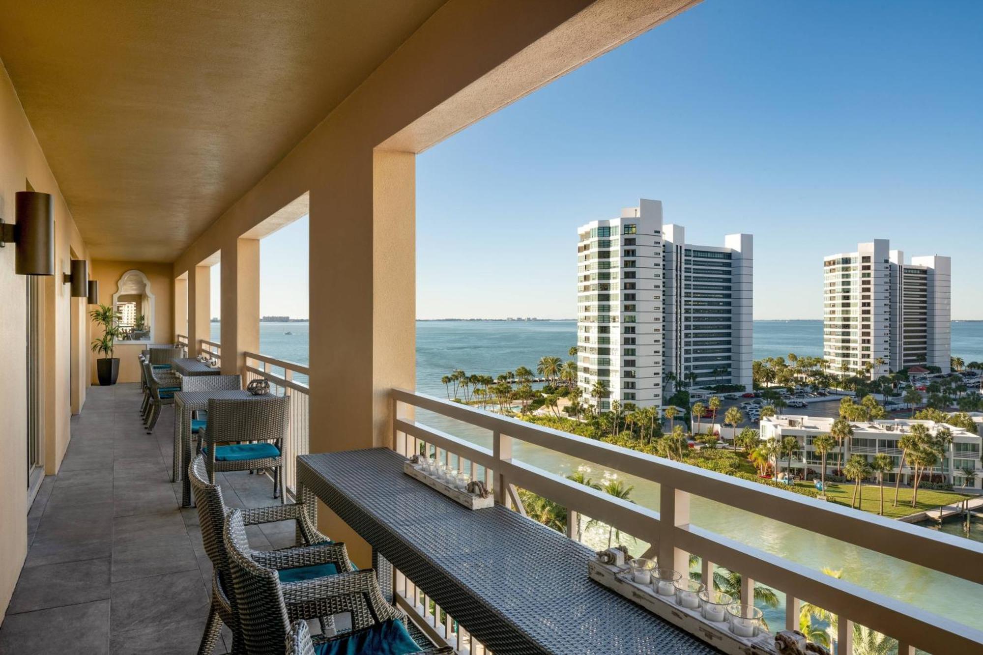 Club Marina View Club level Guest room 2 Queen Balcony,1540325602:JPEG