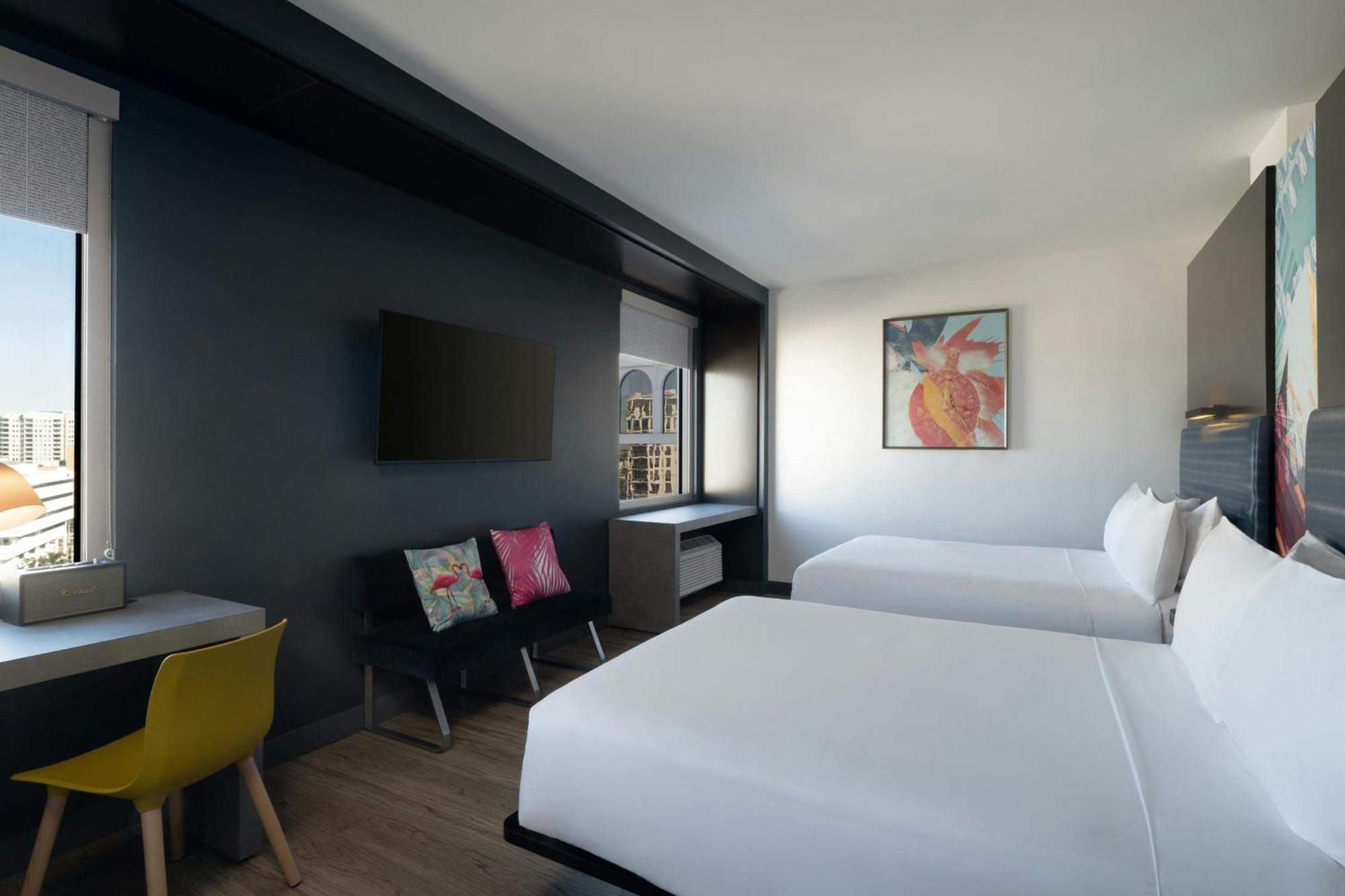 Deluxe Queen Room with Two Queen Beds and City View - Hearing Accessible